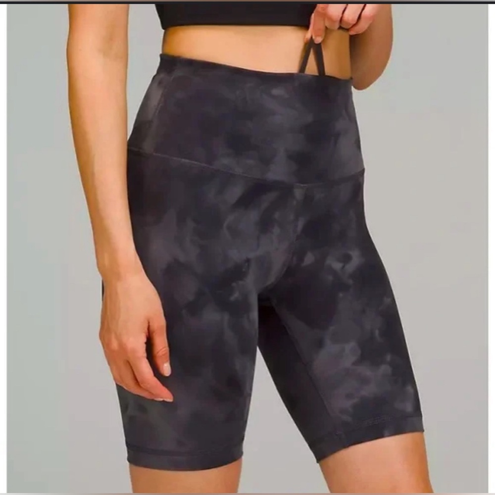 Lululemon Size 6 Align 8” Super High Rise Short Diamond Dye Grey SOLD OUT